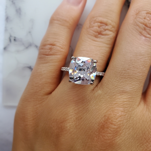 New Gorgeous White Sapphire Wedding Ring - Picture 3 of 7